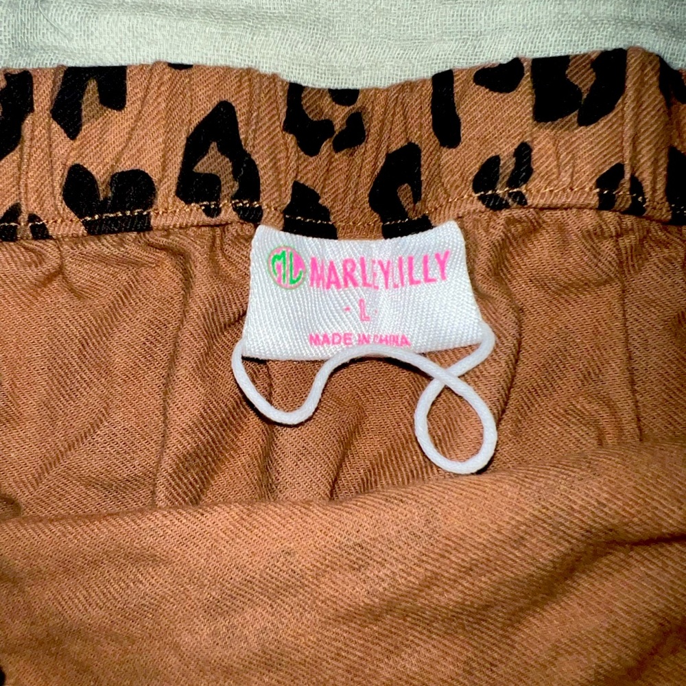 Marley Lilly Cheetah print pencil skirt!